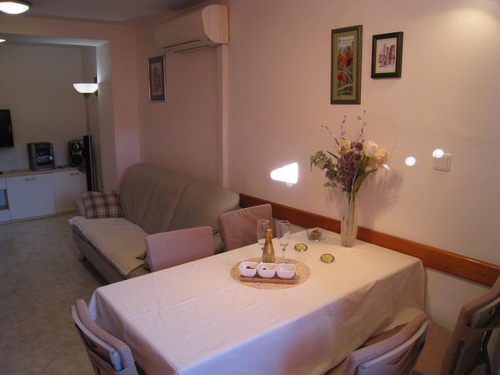 Apartment Ella Mare Zadar Room photo